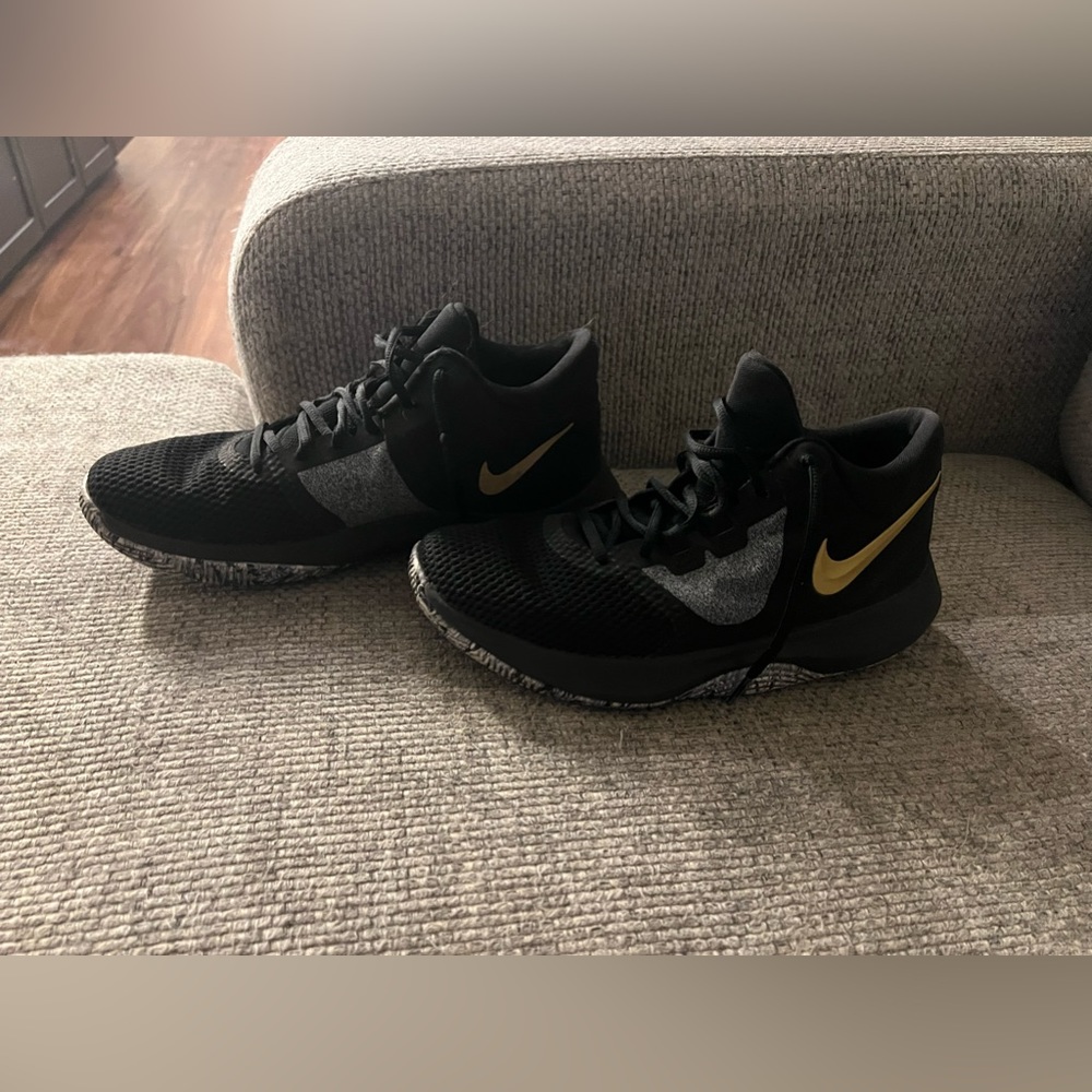 Nike Air Precision 2 Black Metallic Gold